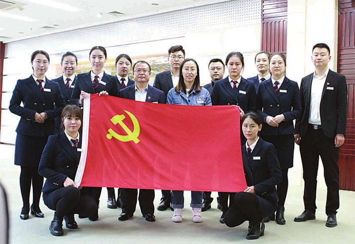 35岁深圳男子在地铁猥亵女子被拘14日，面对不文明行为时应该如何呼救？游戏画面