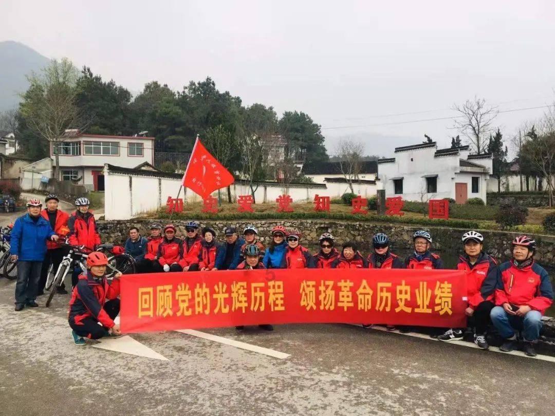 救援摄影师男孩